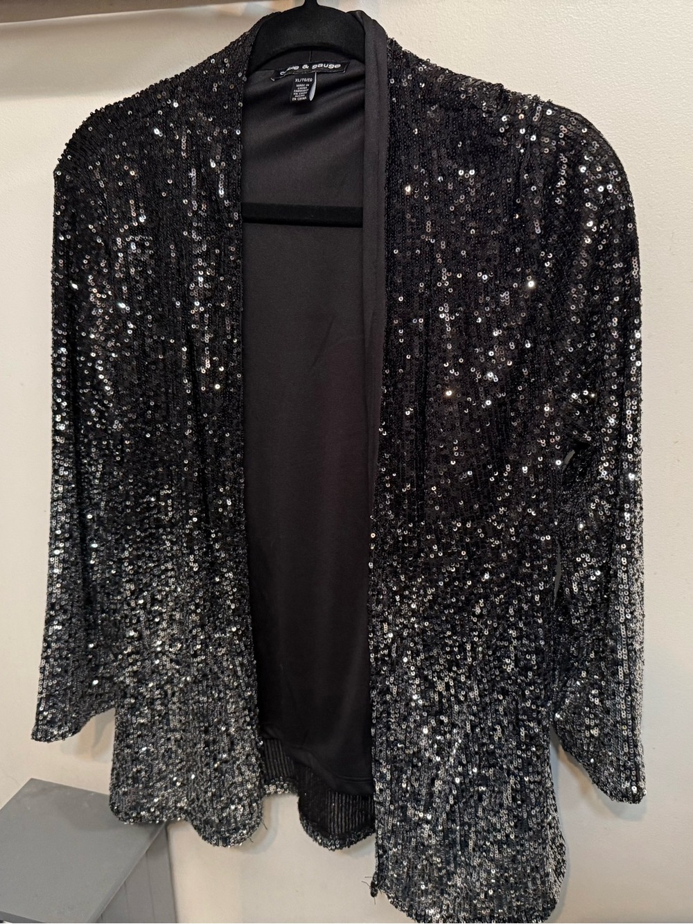 Cable and Gauge Black & Silver Sequin Top XL